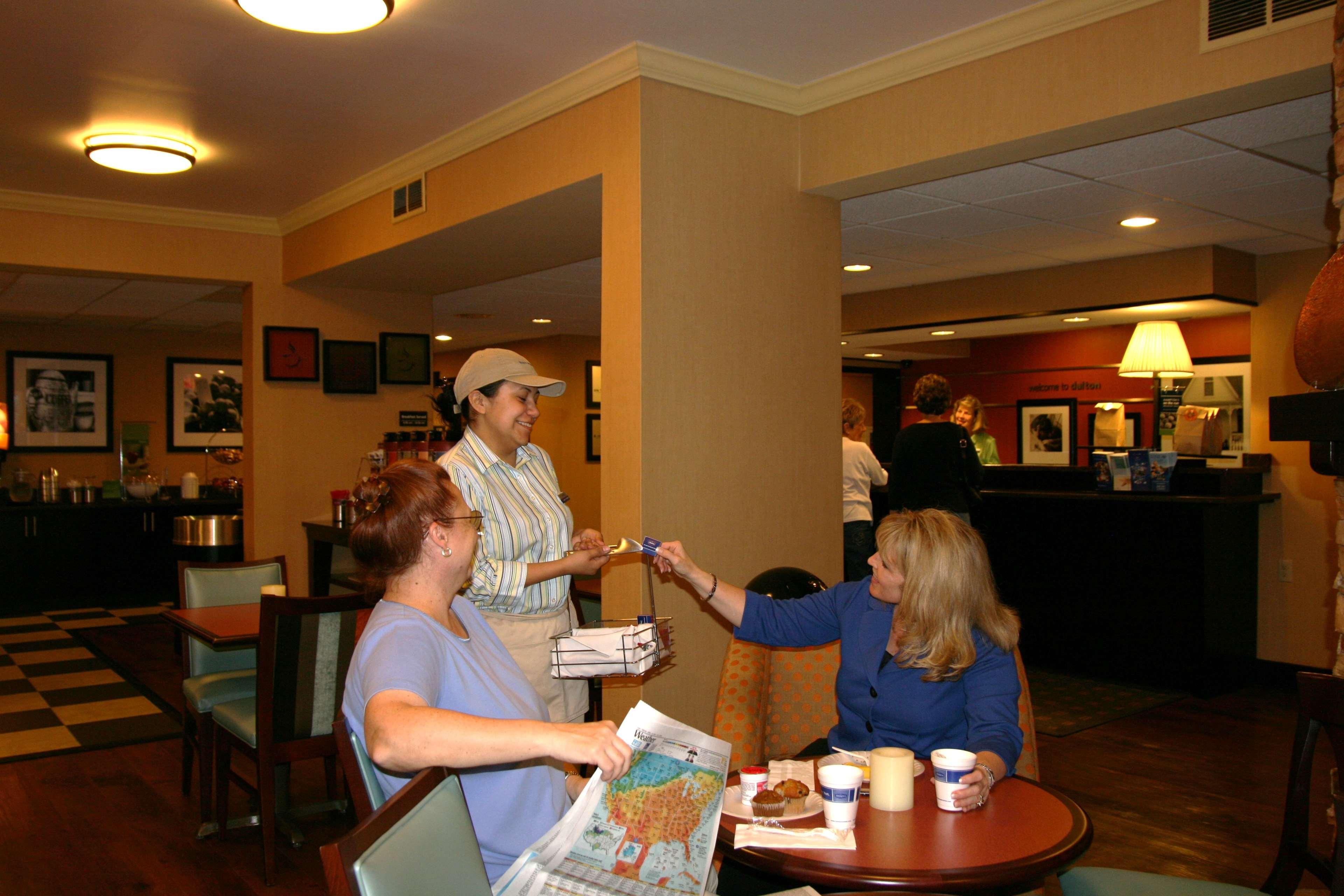Hampton Inn Dalton Restoran gambar